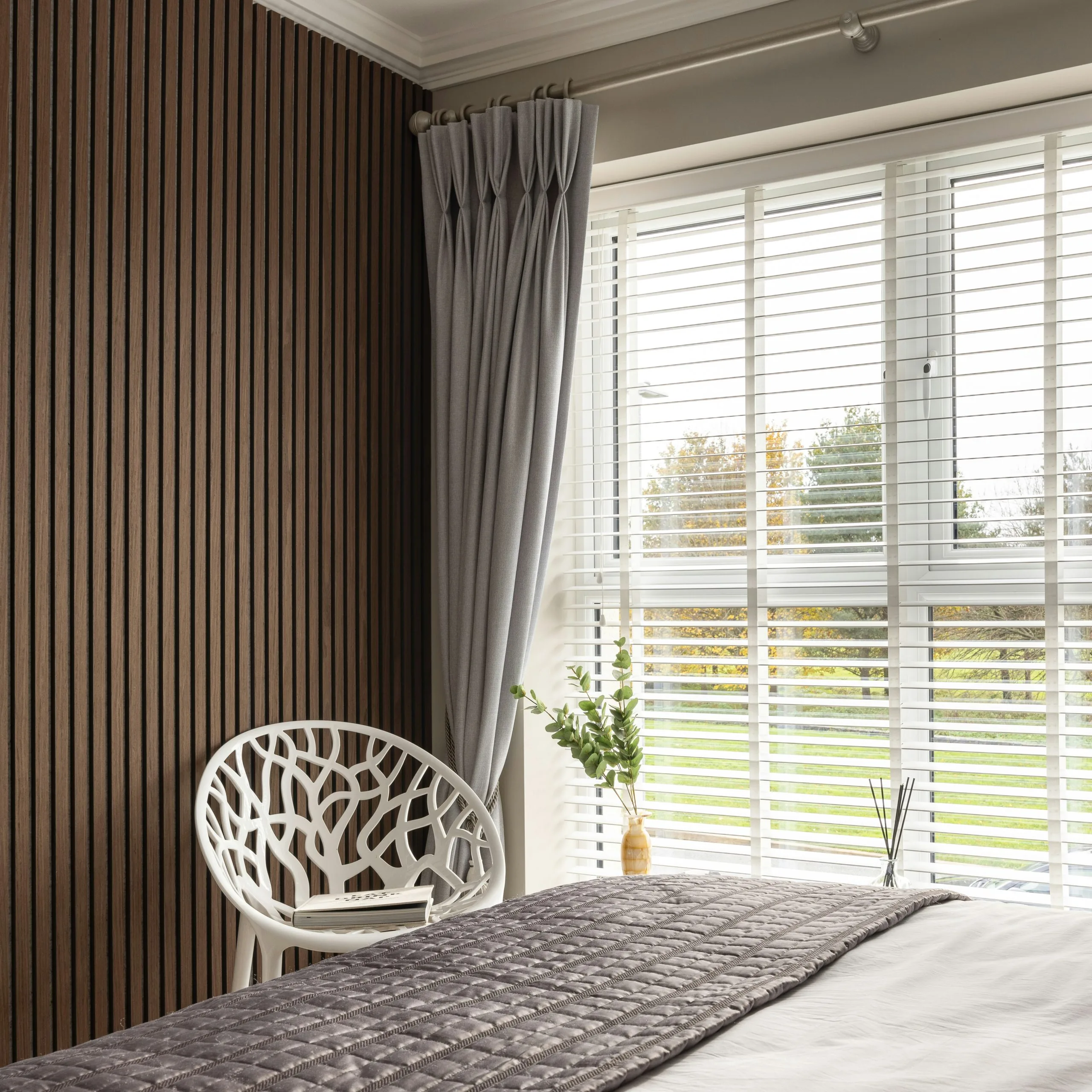 Slat walls in living rooms, bedrooms, and hallways: ideas for different spaces