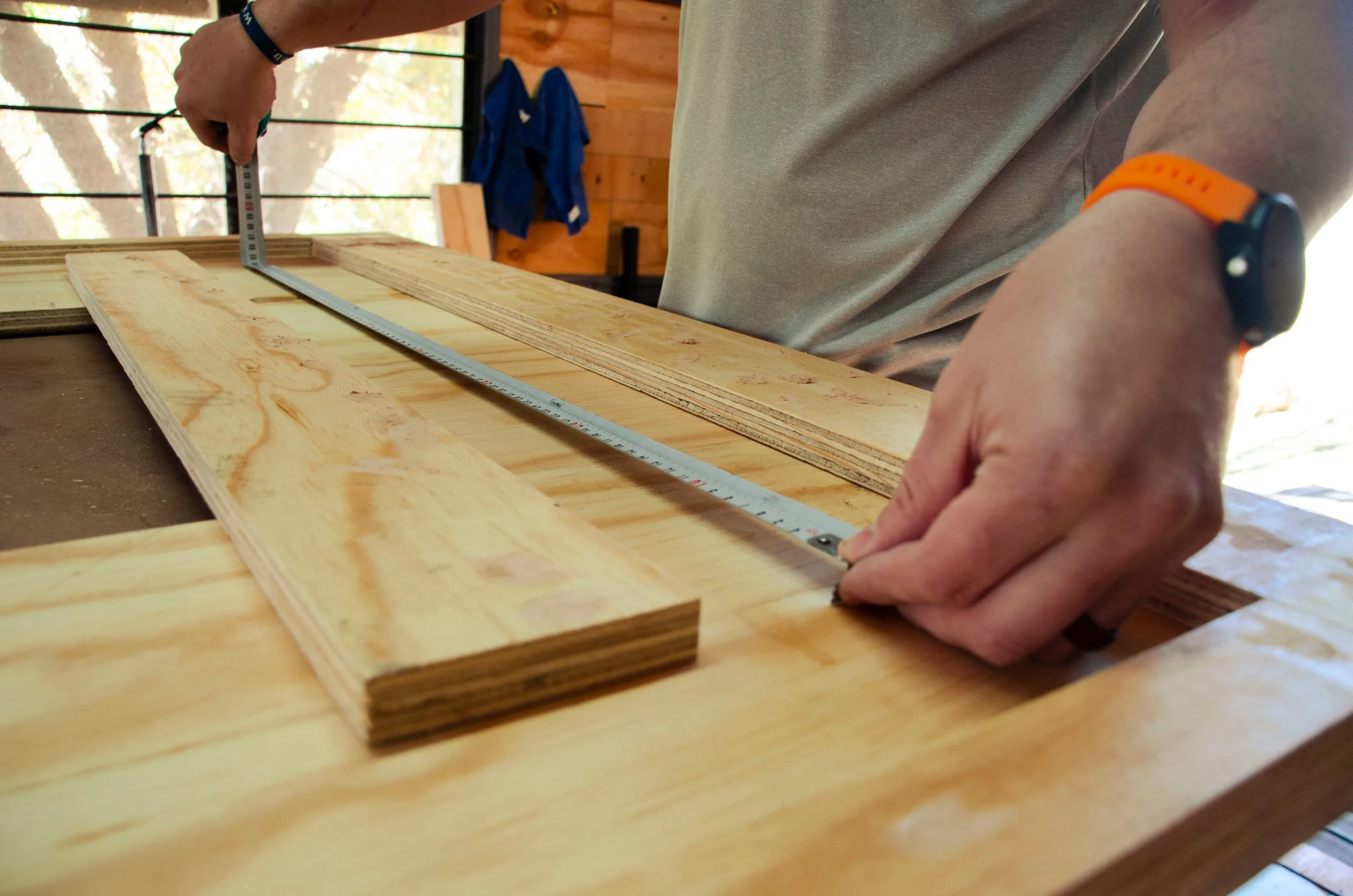 How to use a slat wall calculator before buying materials