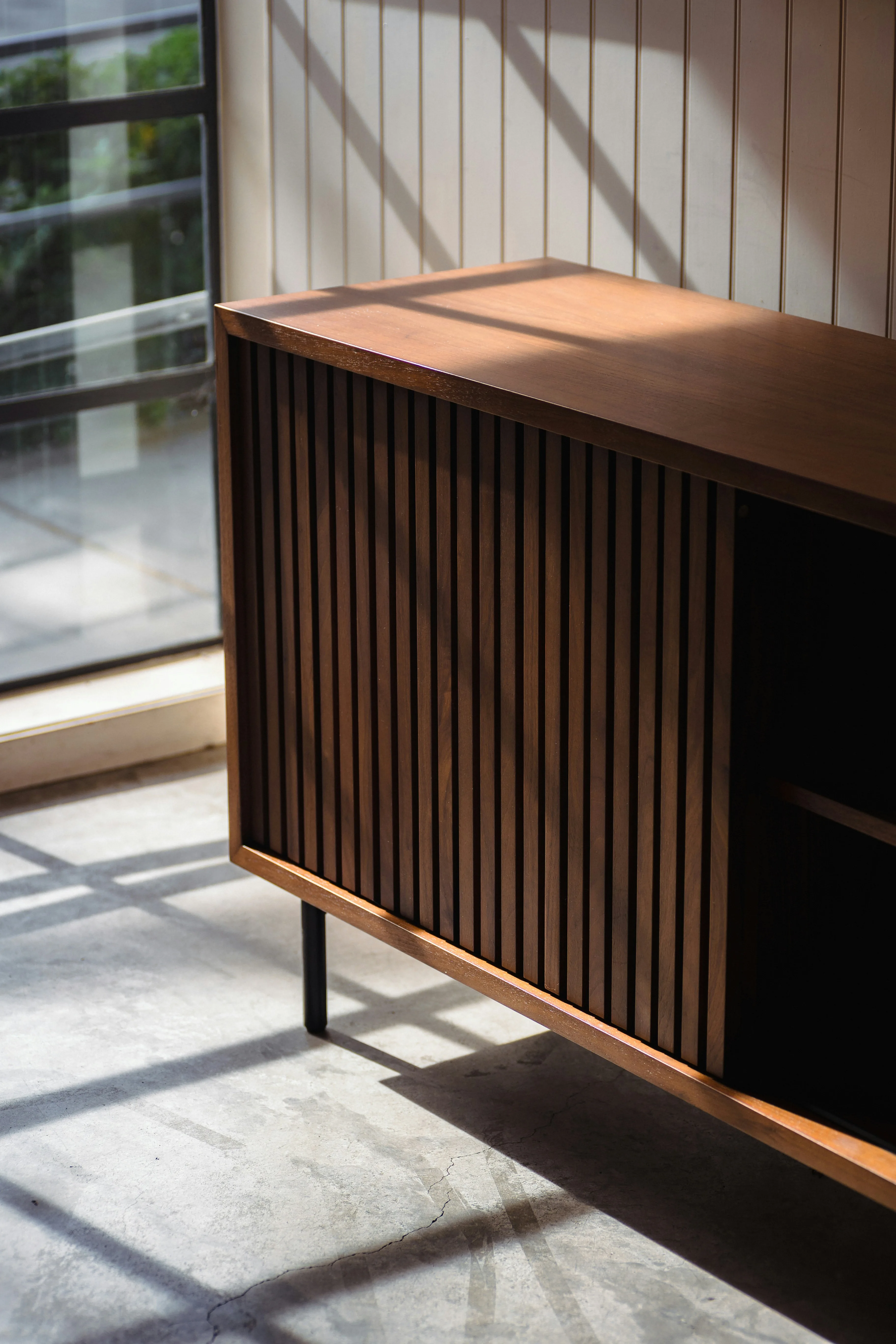Slatted cabinet front